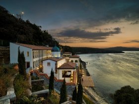 Cunda Moonlight Monastery